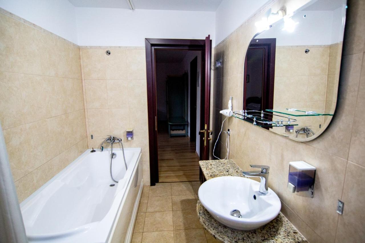 Prolex Turism Srl Bran (Brasov) Exterior foto
